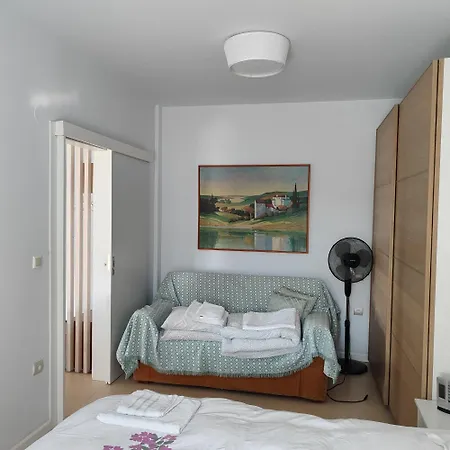 Christina-2 * Peraía