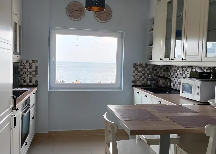 Christina-2 公寓 *